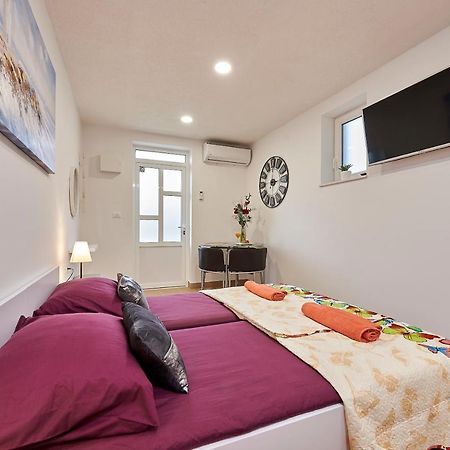 Studio Apartment Bascan Trogir Eksteriør billede