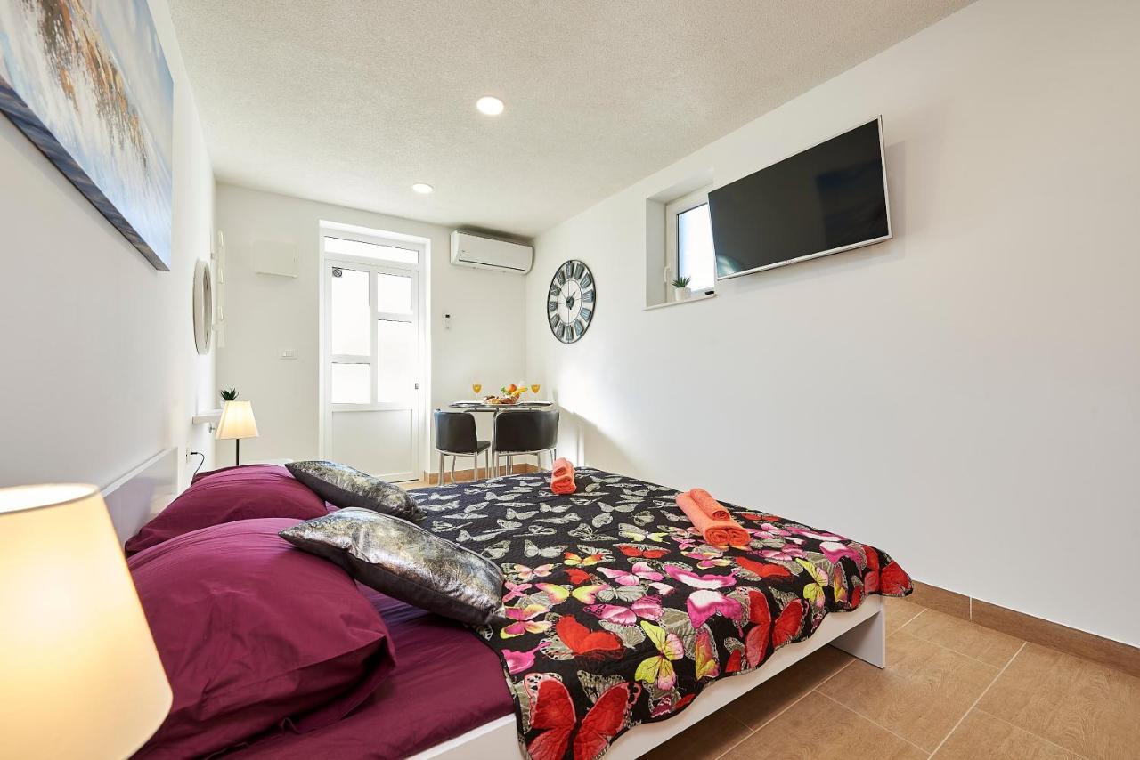 Studio Apartment Bascan Trogir Eksteriør billede
