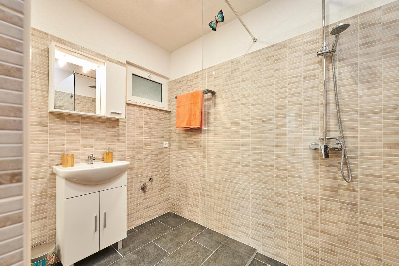 Studio Apartment Bascan Trogir Eksteriør billede