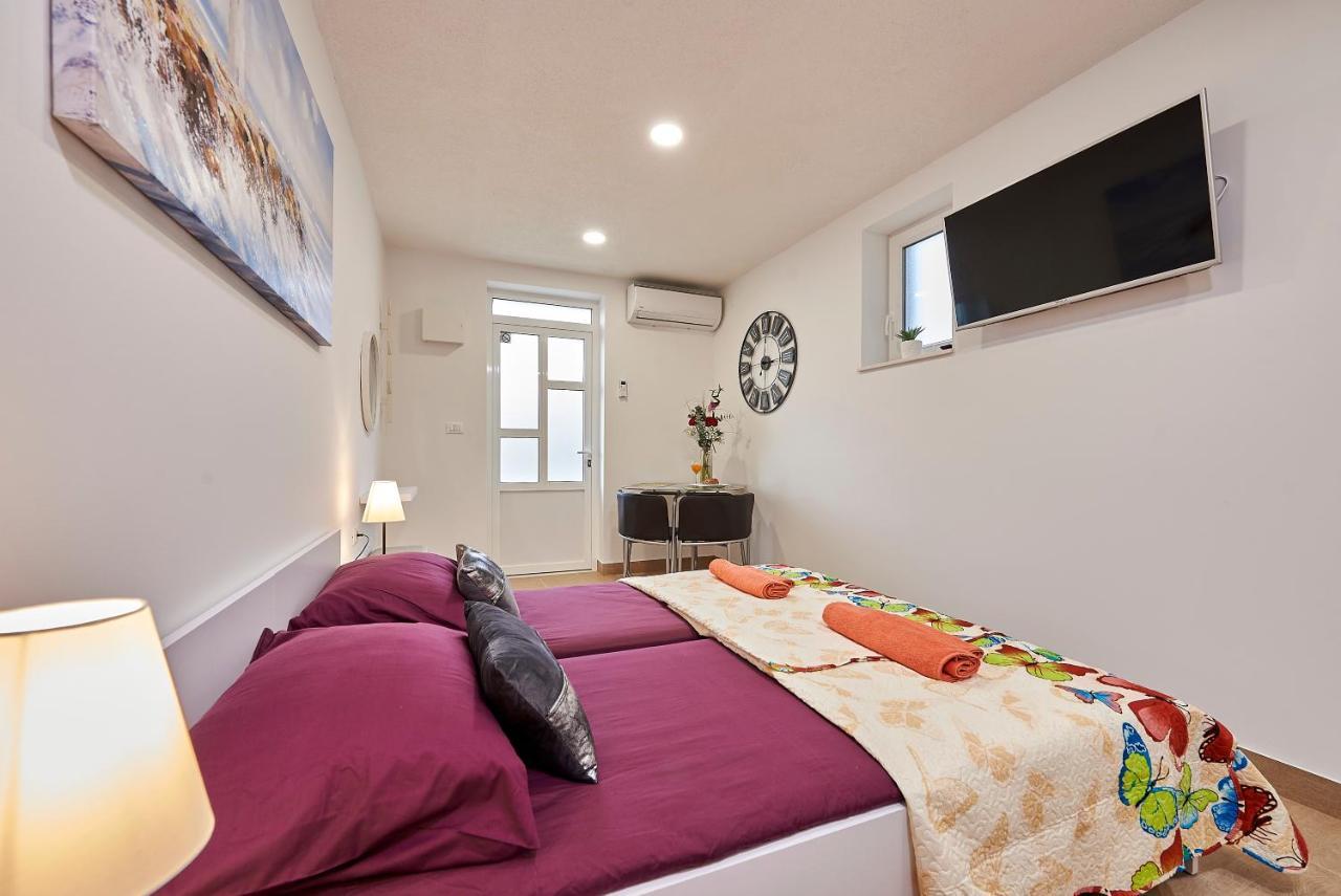 Studio Apartment Bascan Trogir Eksteriør billede