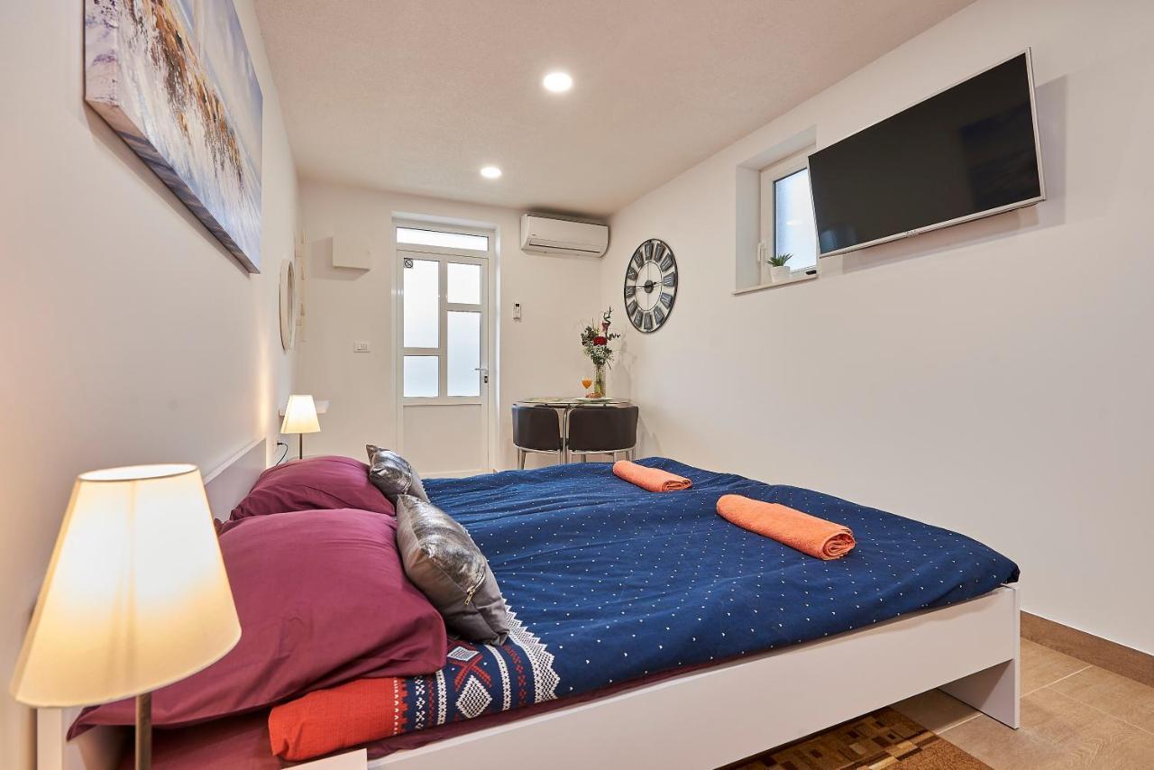 Studio Apartment Bascan Trogir Eksteriør billede