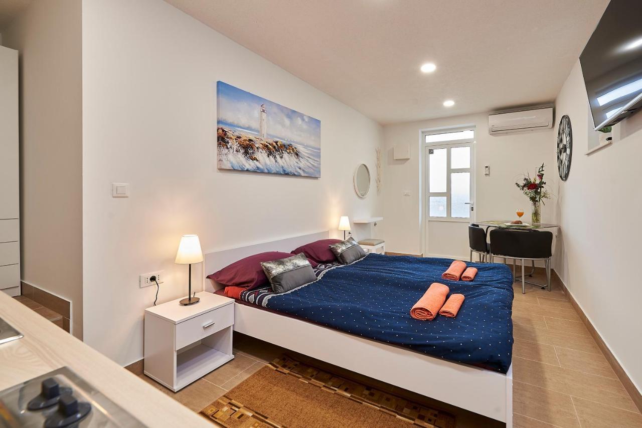 Studio Apartment Bascan Trogir Eksteriør billede