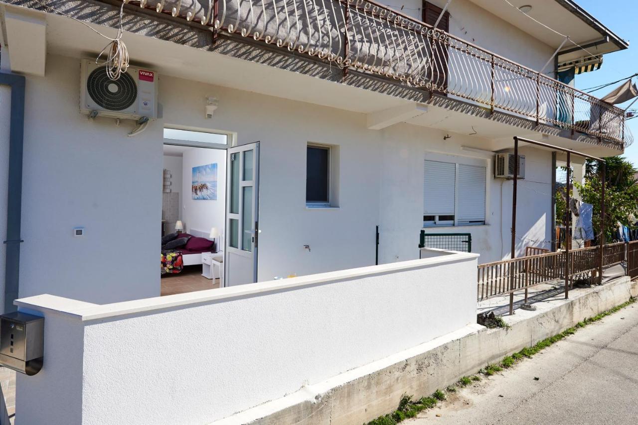 Studio Apartment Bascan Trogir Eksteriør billede